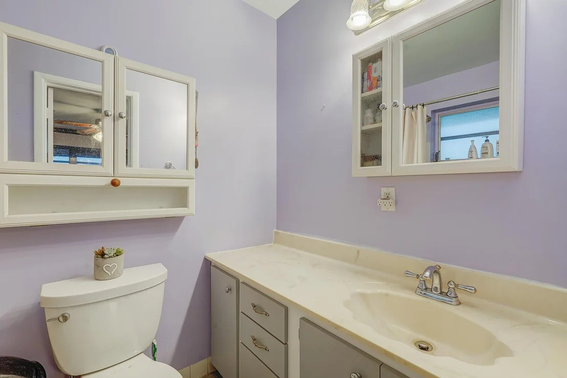 Photo of 640 NE 23 Court