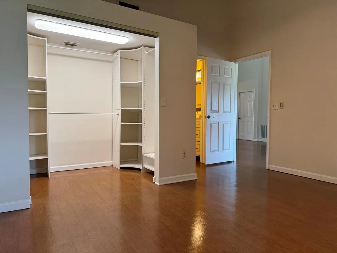 Photo of 295 Moccasin Trail W