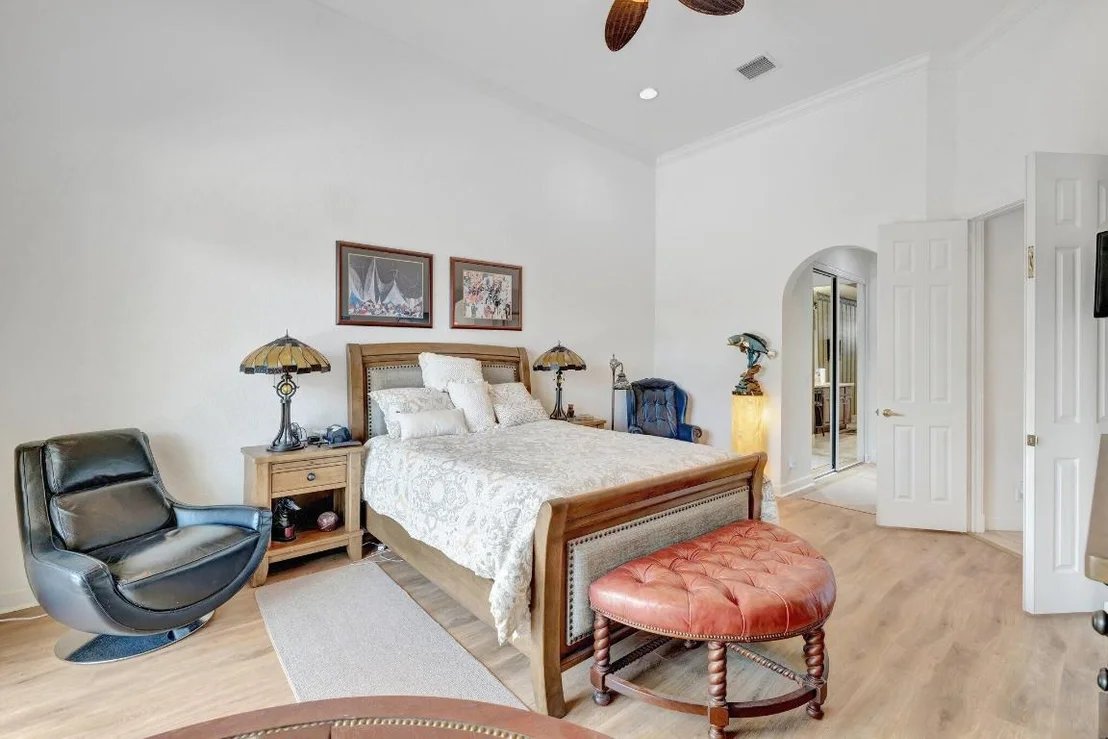 Photo of 699 SW River Bend Circle