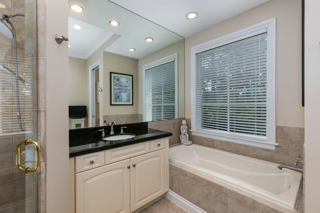 Photo of 980 SE Willoughby Trace