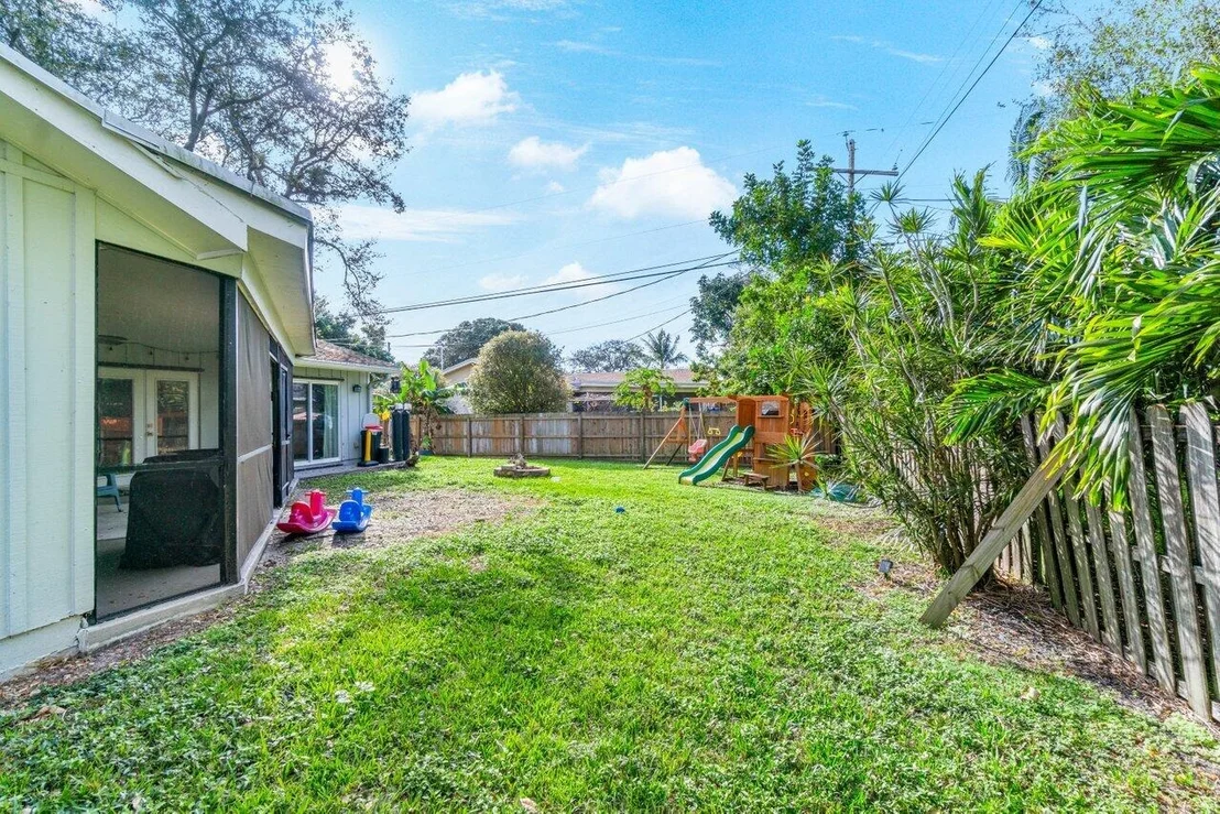 Photo of 4516 Pinetree Drive