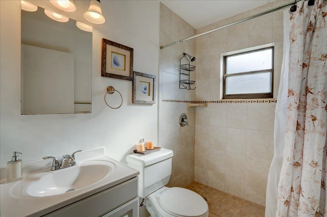 Photo of 4388 Mediterranean Road