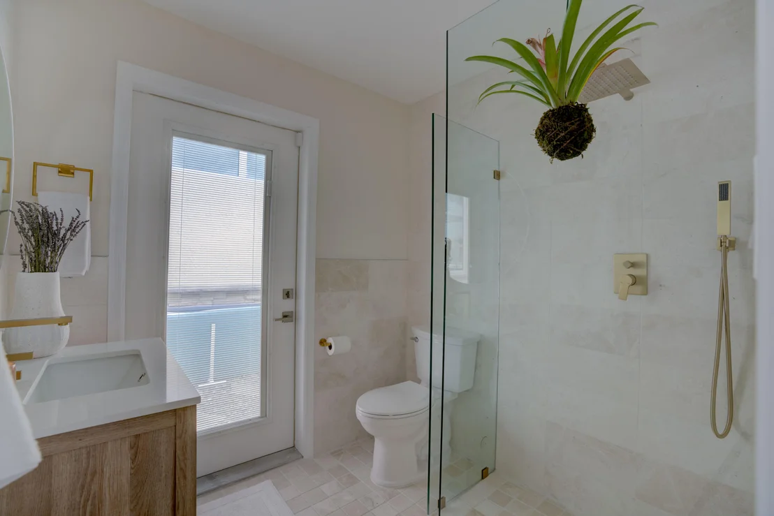Photo of 2385 Edgewater Drive