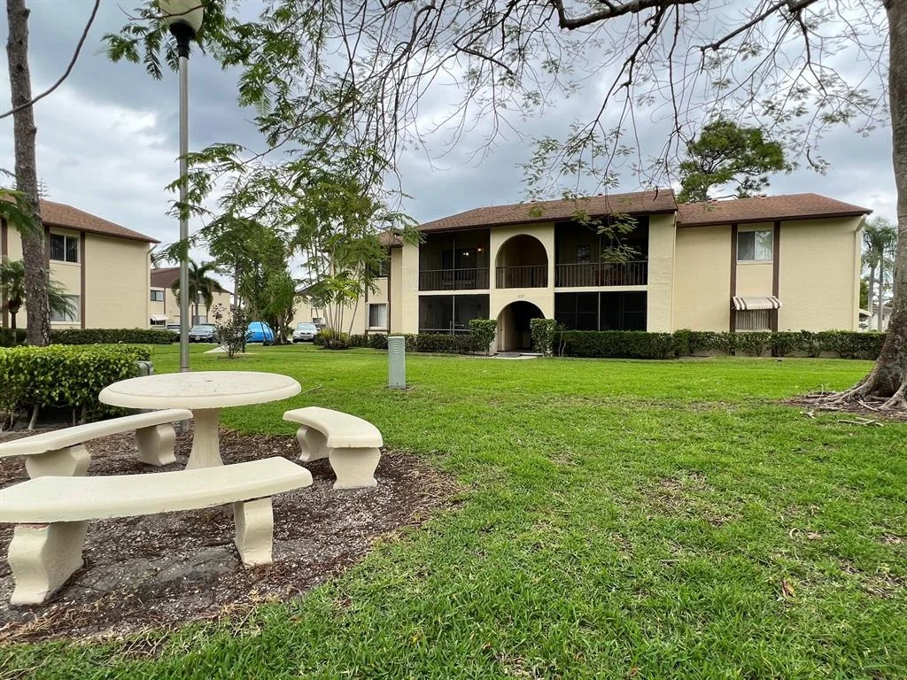 Photo of Unit C2 at 337 Knotty Pine Circle