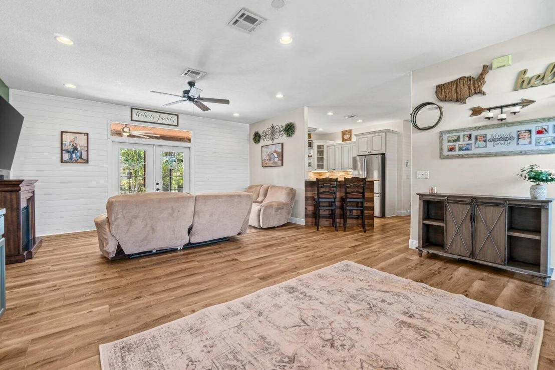 Photo of 18312 Orange Grove Boulevard