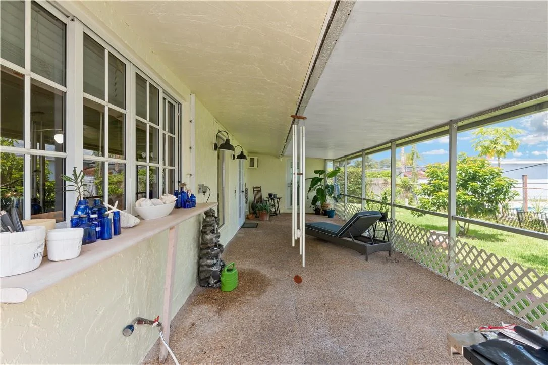 Photo of 10551 Sunset Strip
