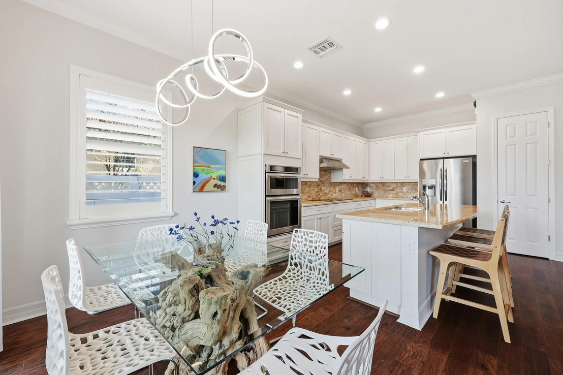 Photo of 1358 Community Drive