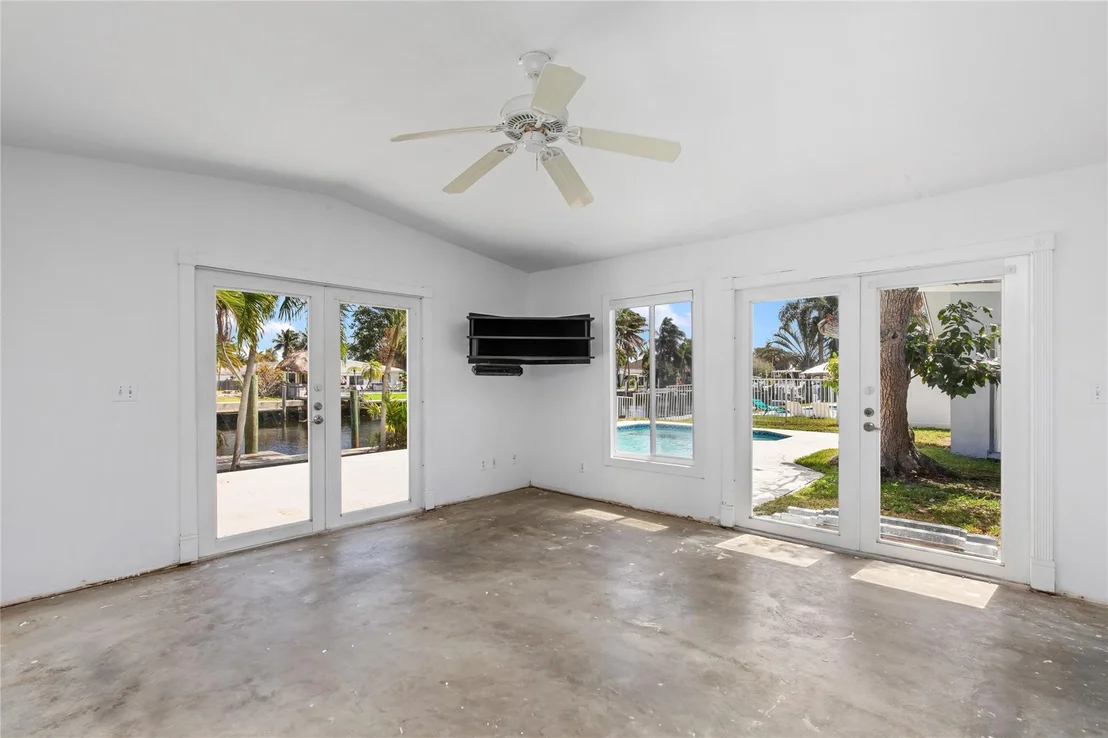 Photo of 360 SE 5th Avenue
