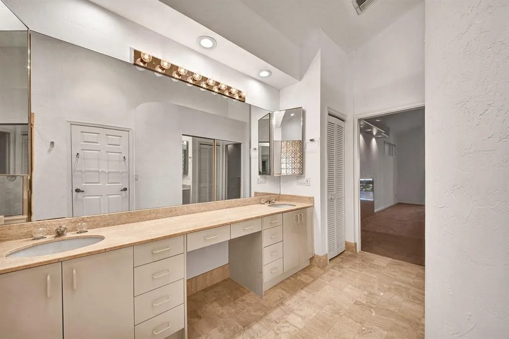 Photo of 6261 Evian Place