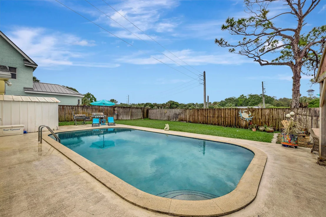 Photo of 7130 Thompson Road