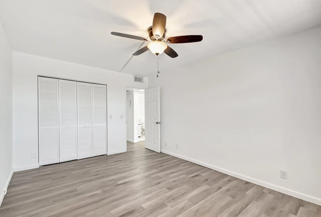 Photo of 4015 Cornwall A