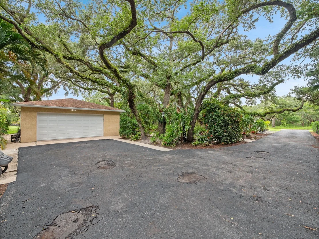 Photo of 2712 Lone Pine Road