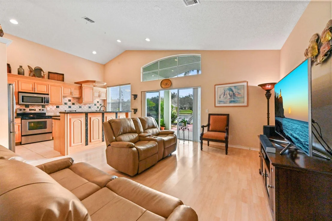 Photo of 9520 Lago Drive
