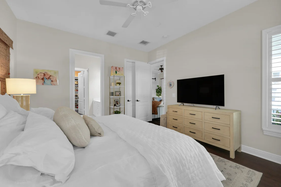 Photo of 212 W Bay Cedar Circle