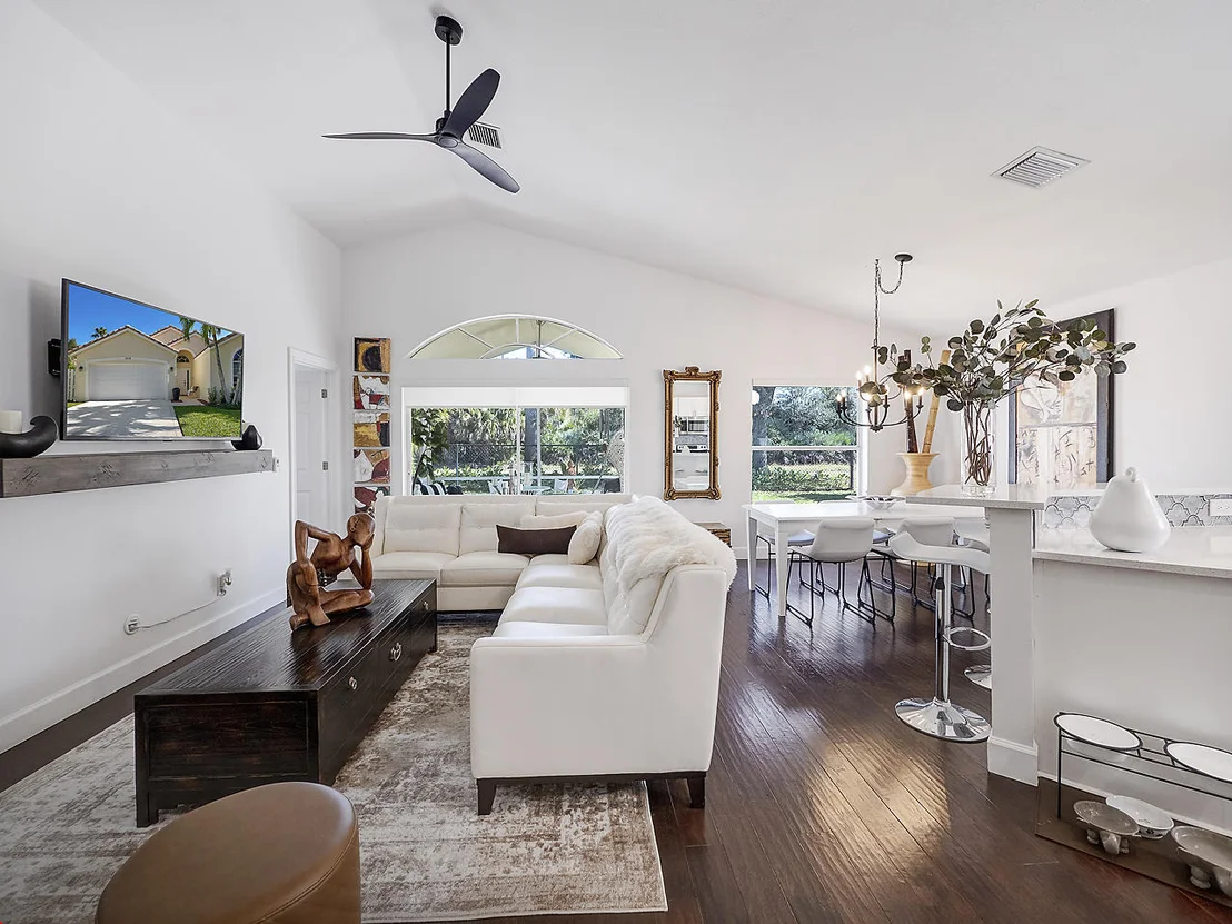 Photo of 1808 Barnstable Road
