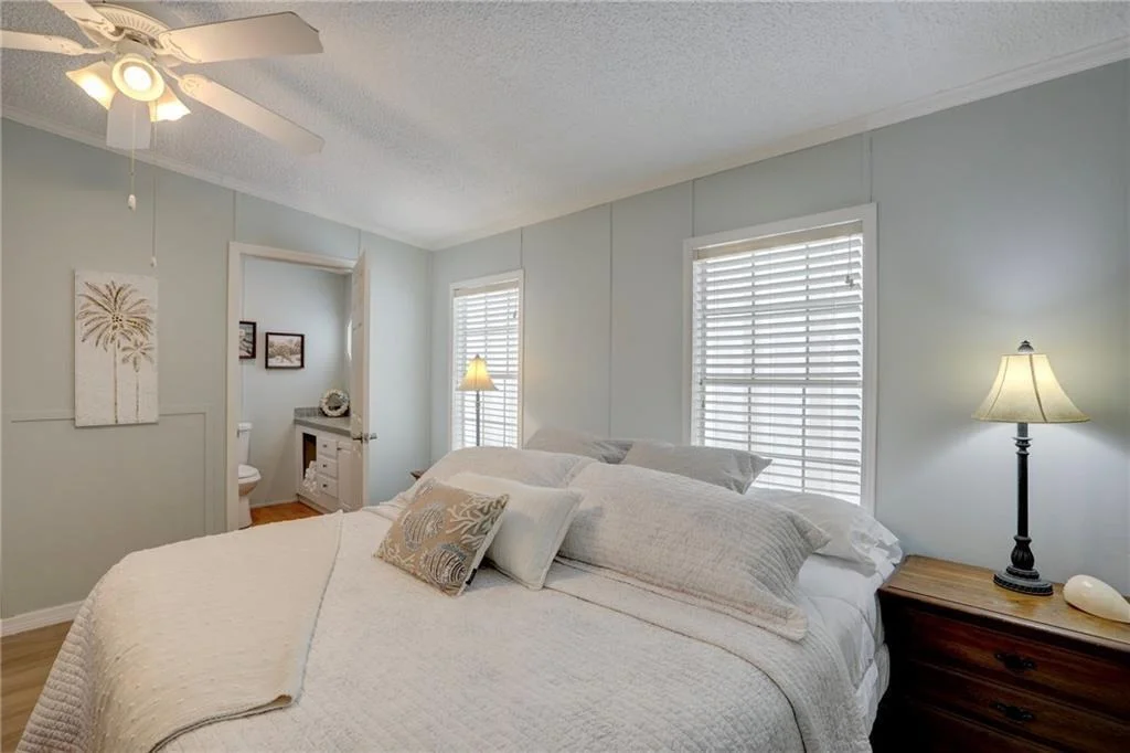 Photo of 646 Barefoot Boulevard