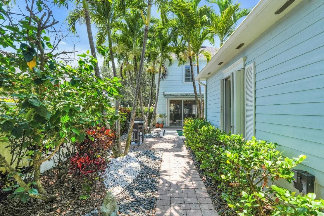 Photo of 211 Barbados Drive