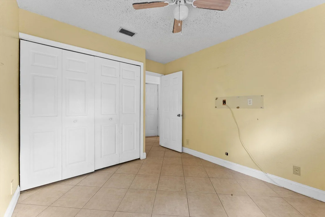 Photo of 2831 N Seacrest Boulevard