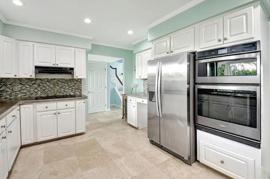 Photo of 827 South Road
