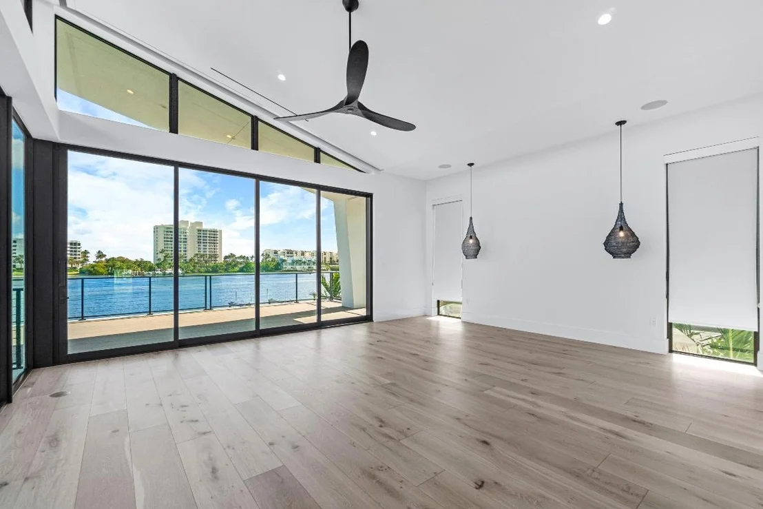Photo of 3445 Harbor Road N