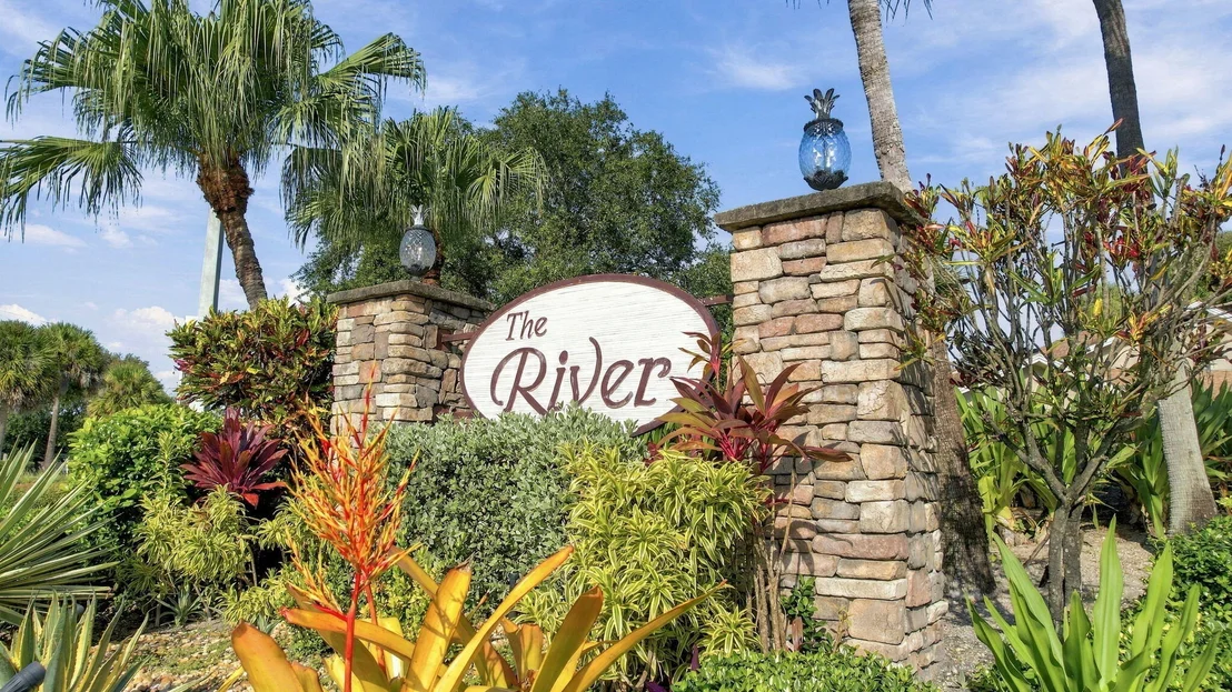 Photo of 352 River Edge Road