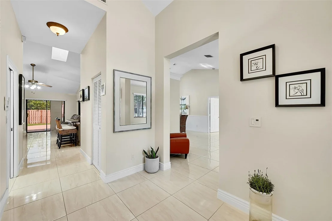 Photo of 62 W Palm Drive