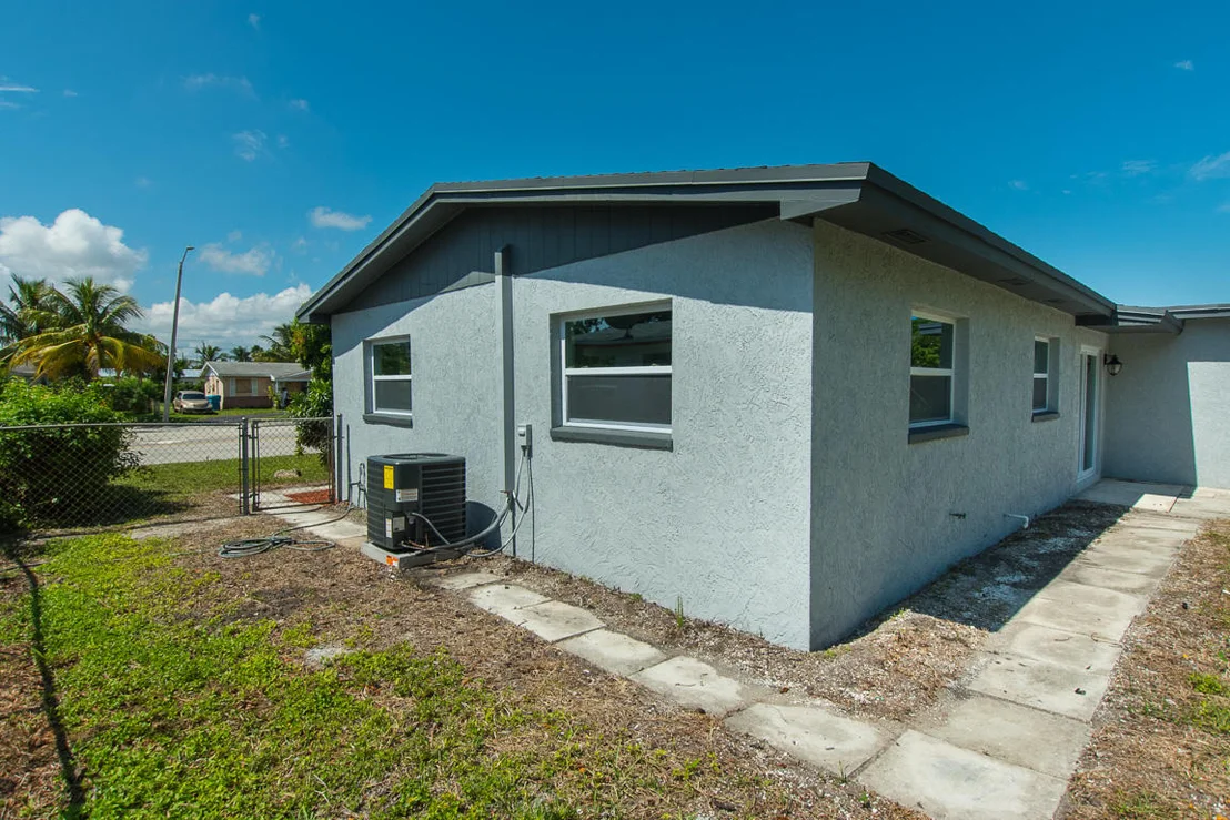 Photo of 2590 N Seacrest Boulevard