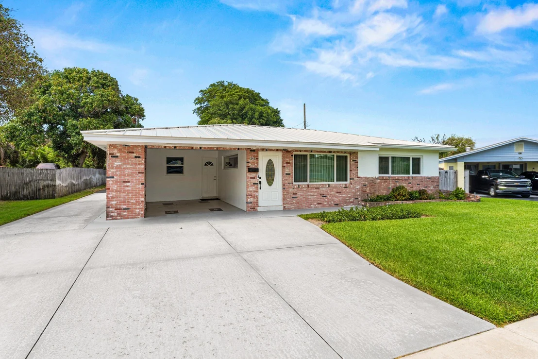 Photo of 245 Greenbriar Drive