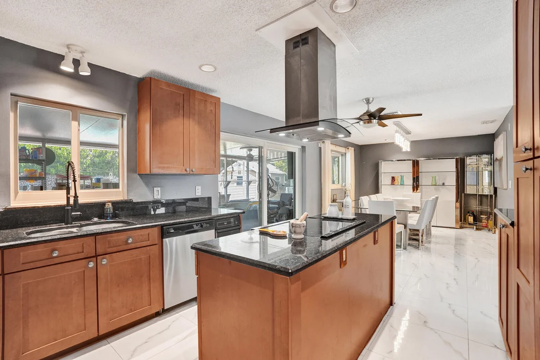 Photo of 307 SE 14th Place