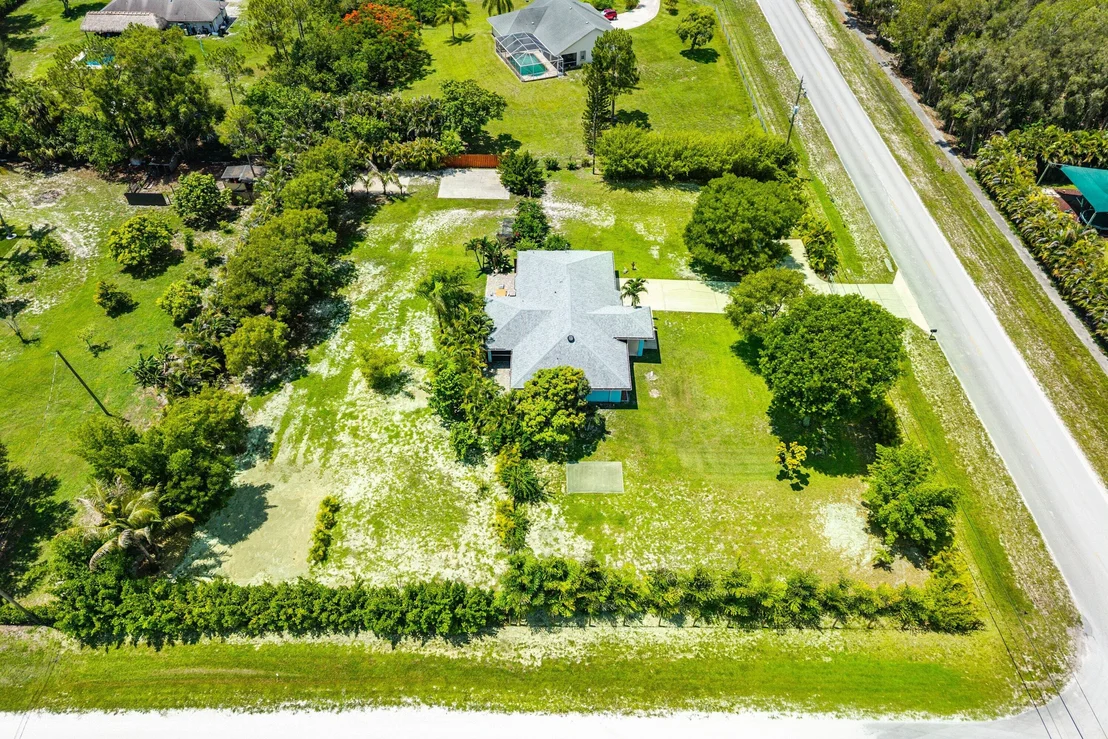 Photo of 4646 Calamondin Boulevard