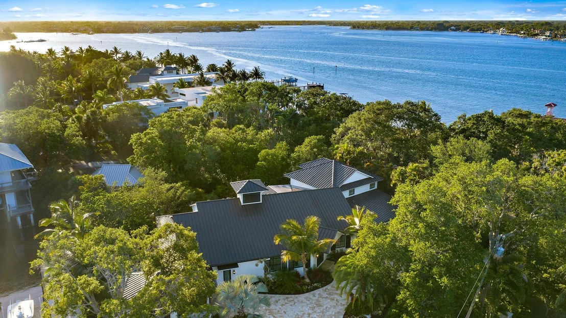 Photo of 942 Pompano Drive