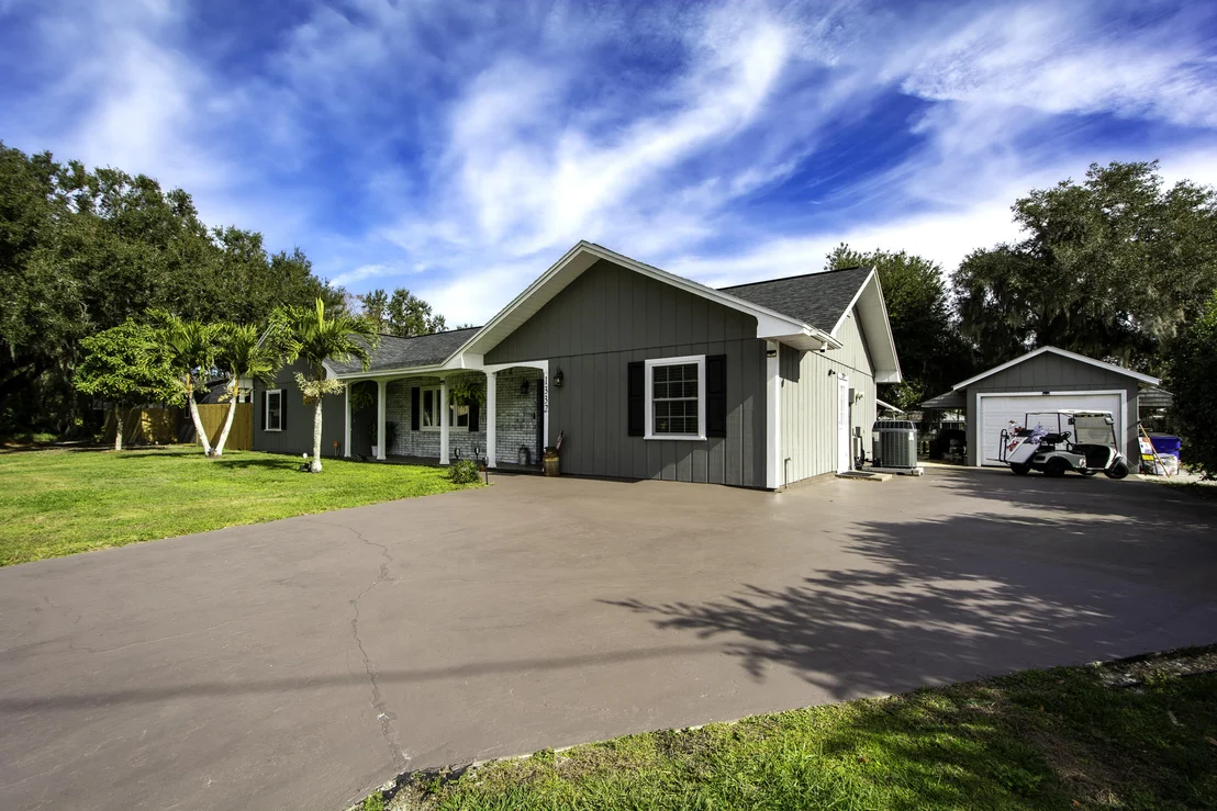 Photo of 1332 N Oak Ridge Drive