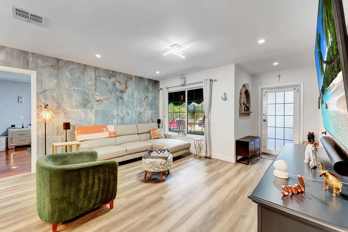 Photo of 661 Eagle Circle
