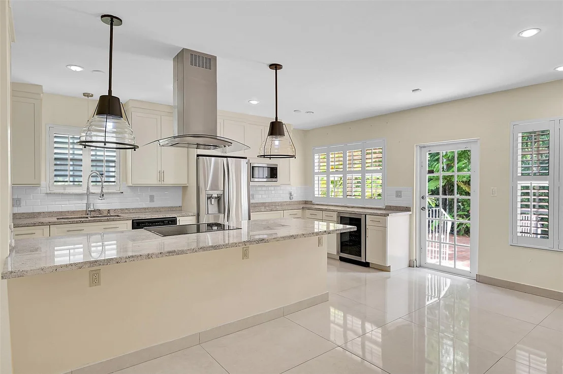 Photo of 1401 Red Road