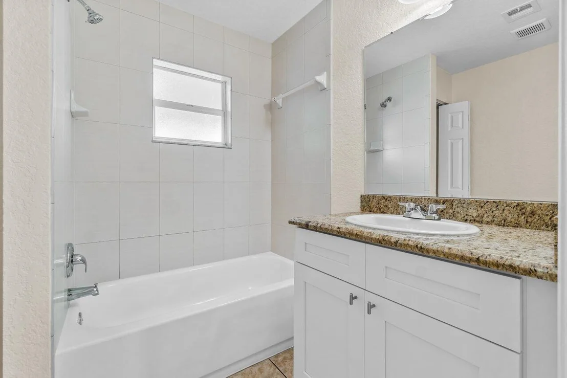 Photo of 356 Fleming Avenue