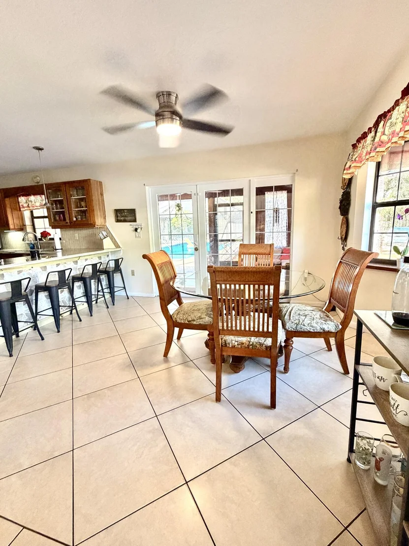 Photo of 505 SE 18th Way