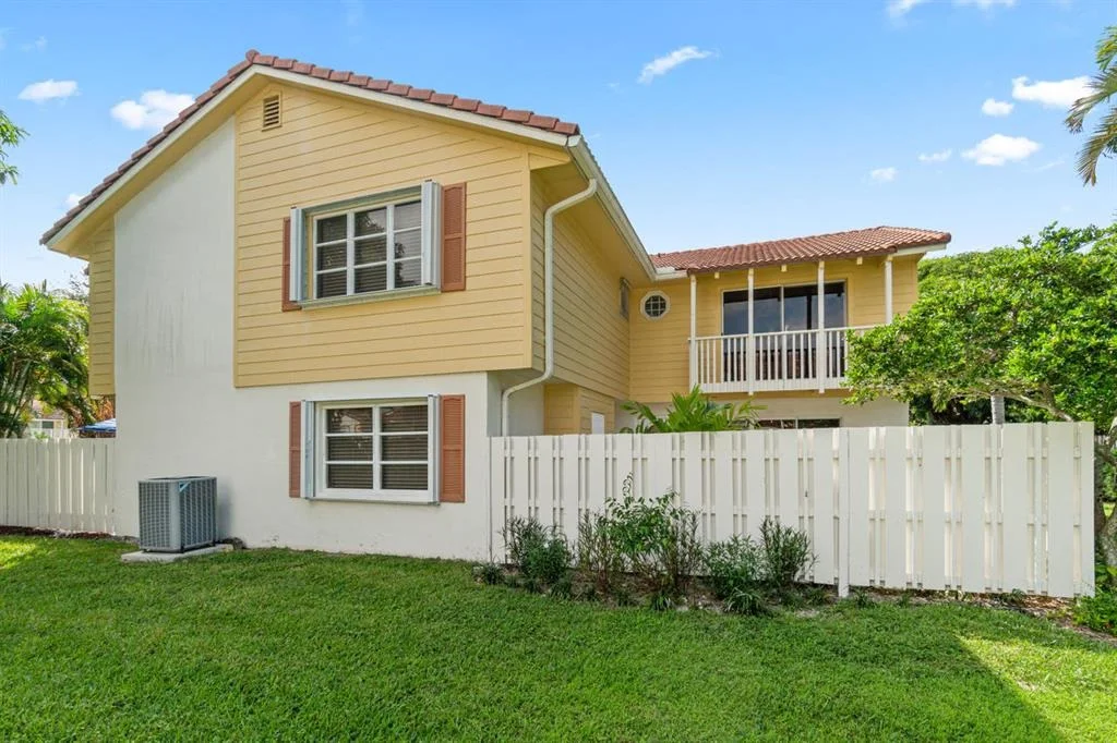Photo of 142 Seabreeze Circle