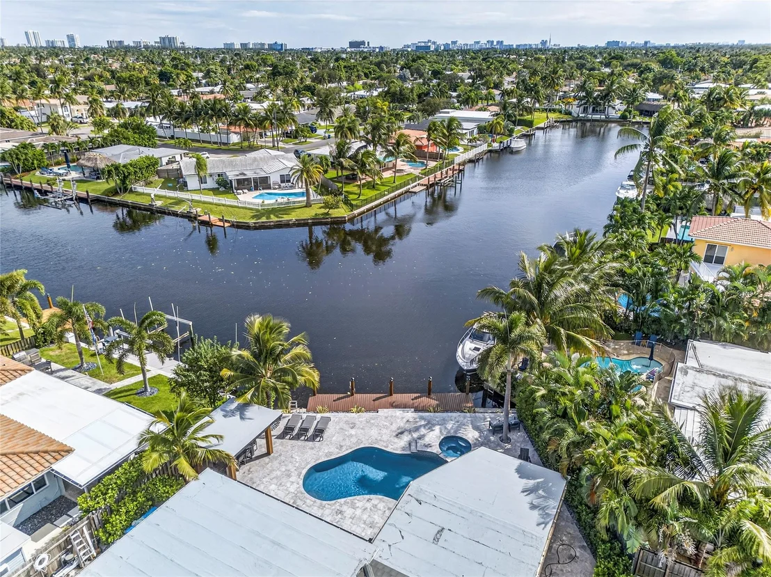 Photo of 160 SE 3rd Court