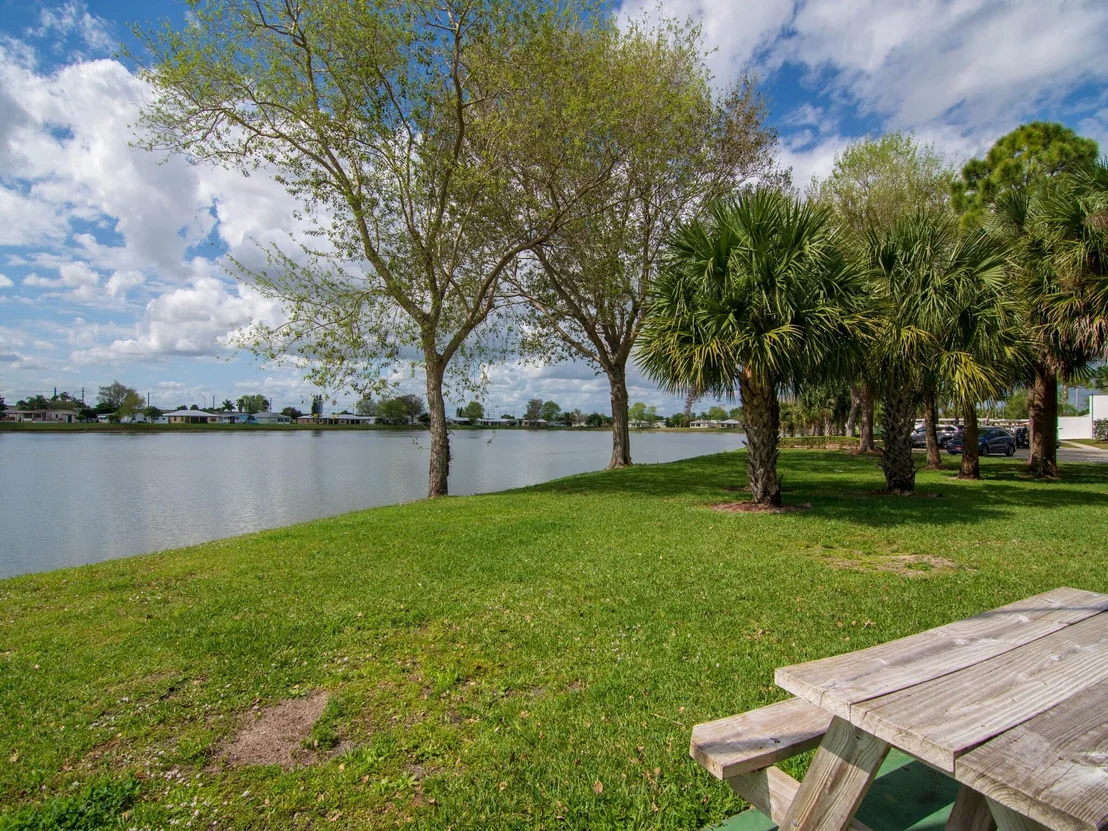 Photo of 6713 Gaviota