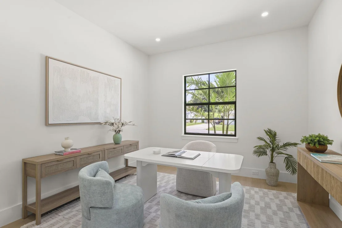 Photo of 2384 WINDSOR Road