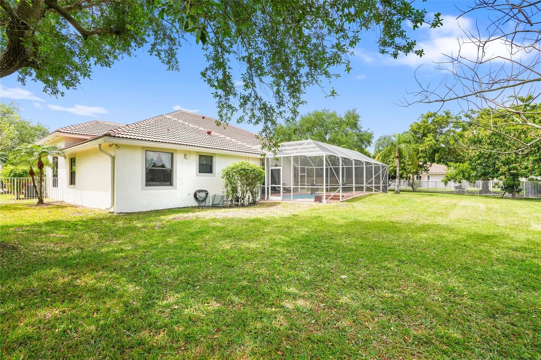 Photo of 16241 Owasco Circle