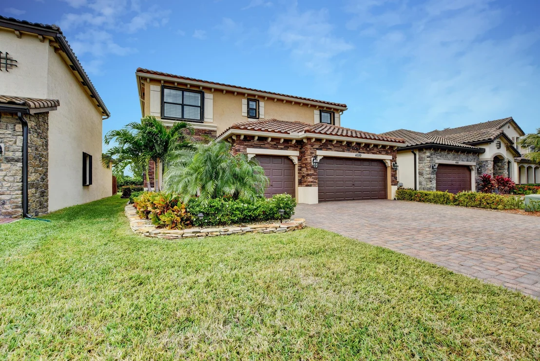 Photo of 4599 Willow Basin Way