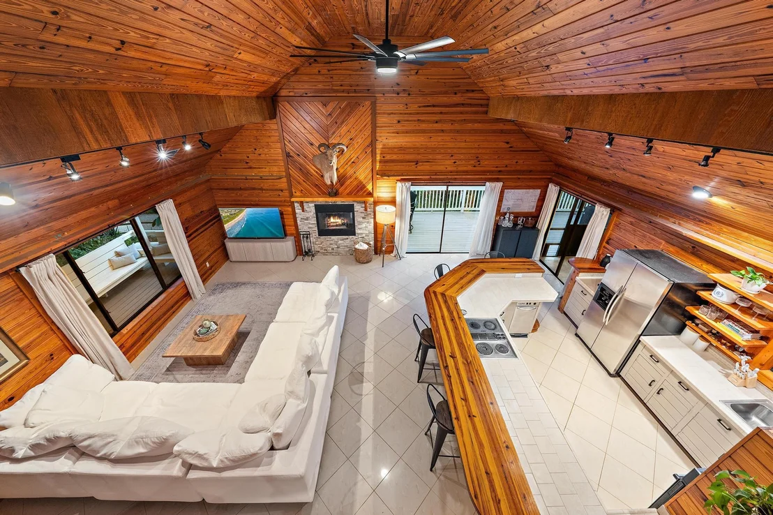 Photo of 4844 River Place