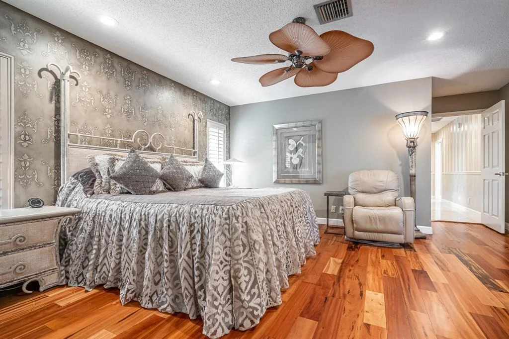 Photo of 5880 Pinebrook Drive