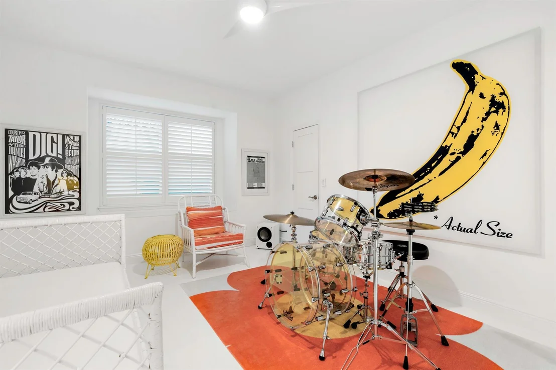Photo of 136 N River Drive W