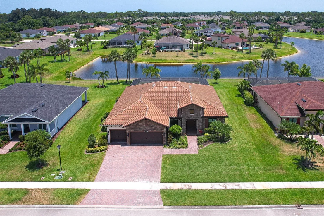 Photo of 6354 Arcadia Sq Square