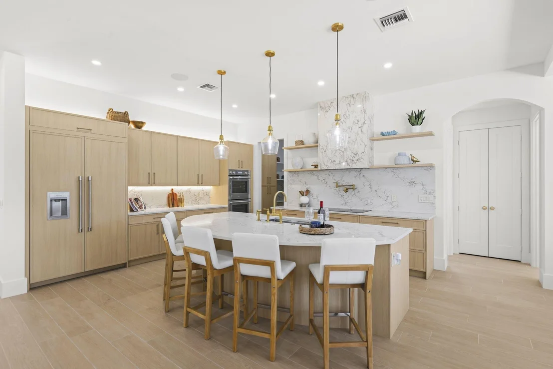Photo of 2384 WINDSOR Road