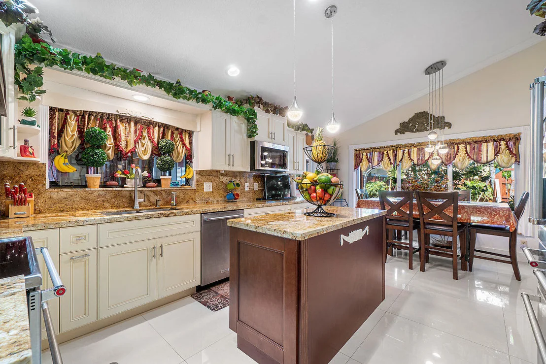 Photo of 9711 Sun Pointe Drive