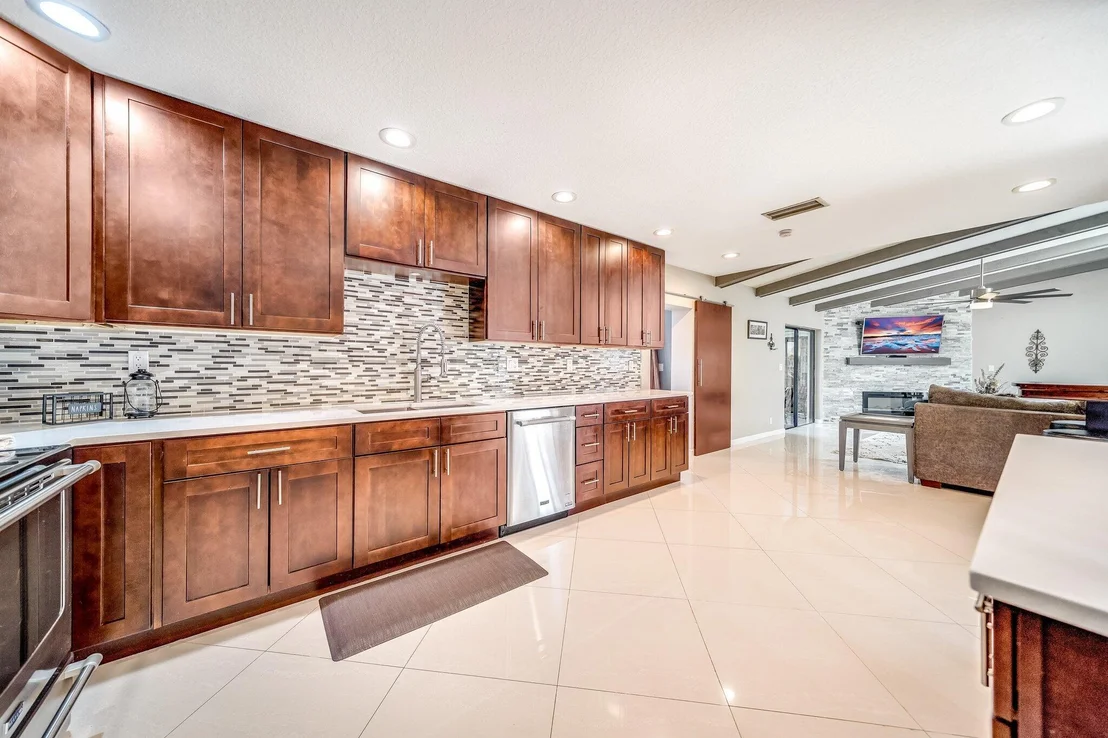Photo of 574 Juniper Place