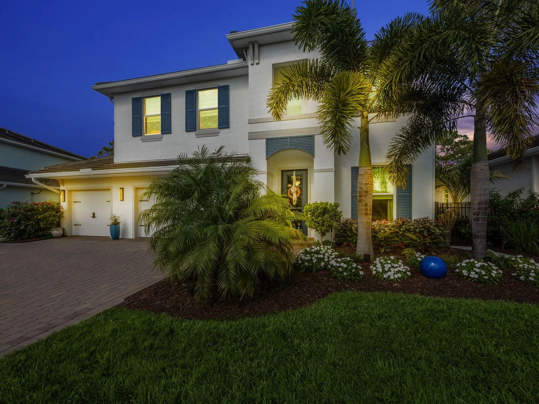 Photo of 708 SW Riverwatch Place